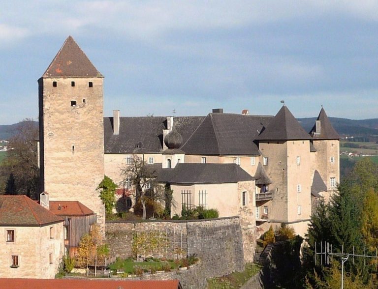 Burg Vichtenstein: A Medieval Hilltop Castle in Austria