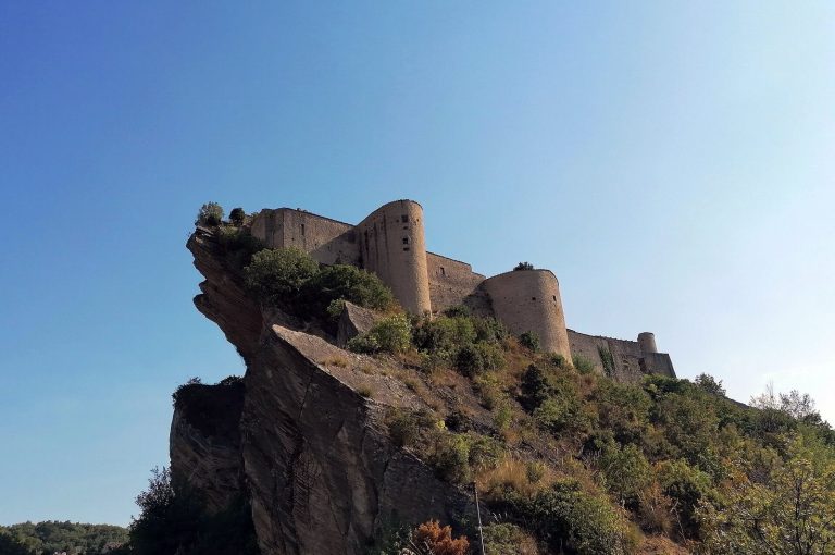 Castello di Roccascalegna: A Medieval Hilltop Fortress in Italy