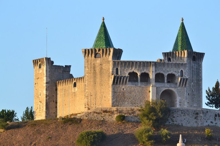 Castle of Porto de Mós: A Medieval Fortress and Renaissance Manor in Portugal