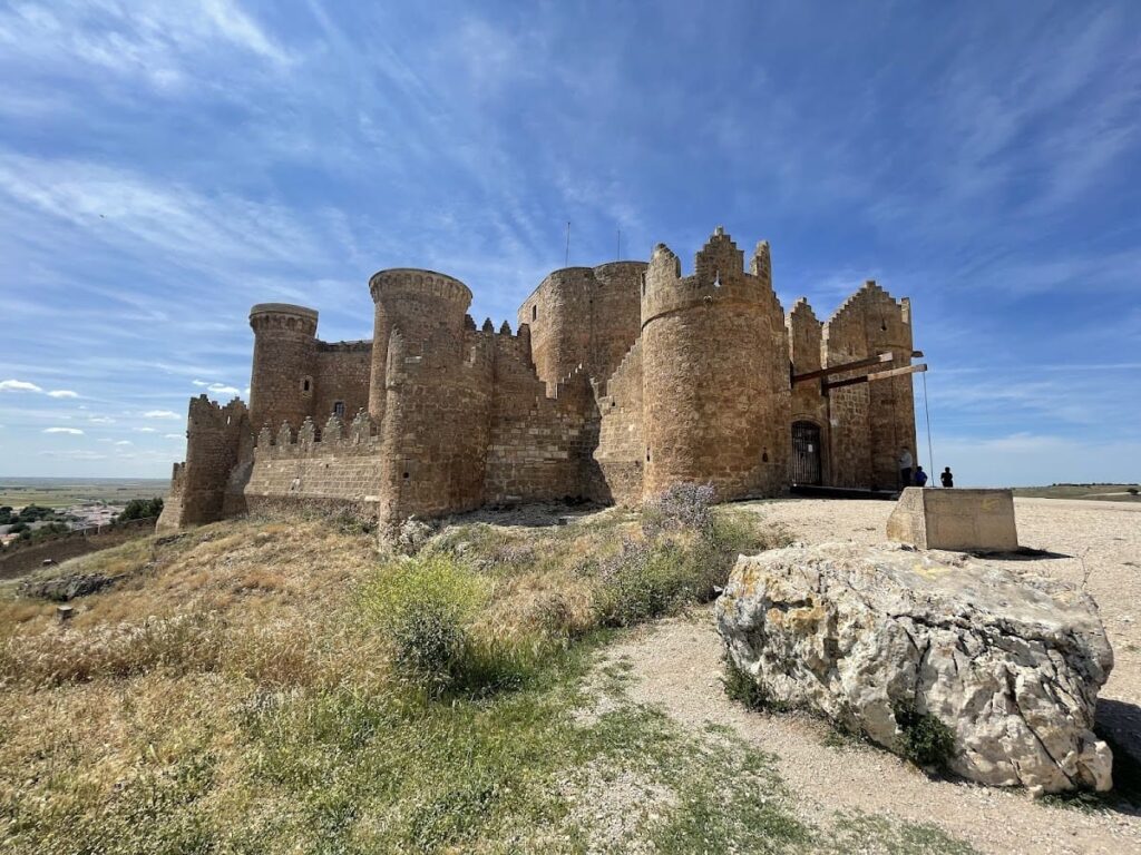Castillo de Belmonte: A Fifteenth-Century Fortress-Palace in Spain 1 Castillo de Belmonte