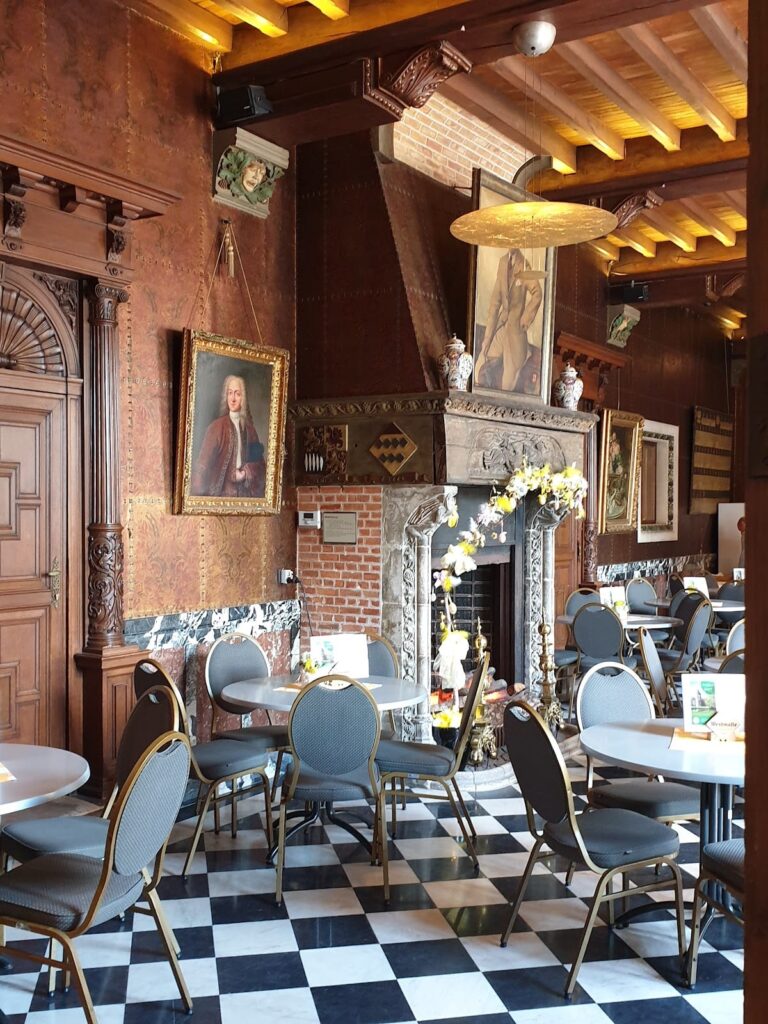 Castle de Renesse: A Historic Castle in Malle, Belgium