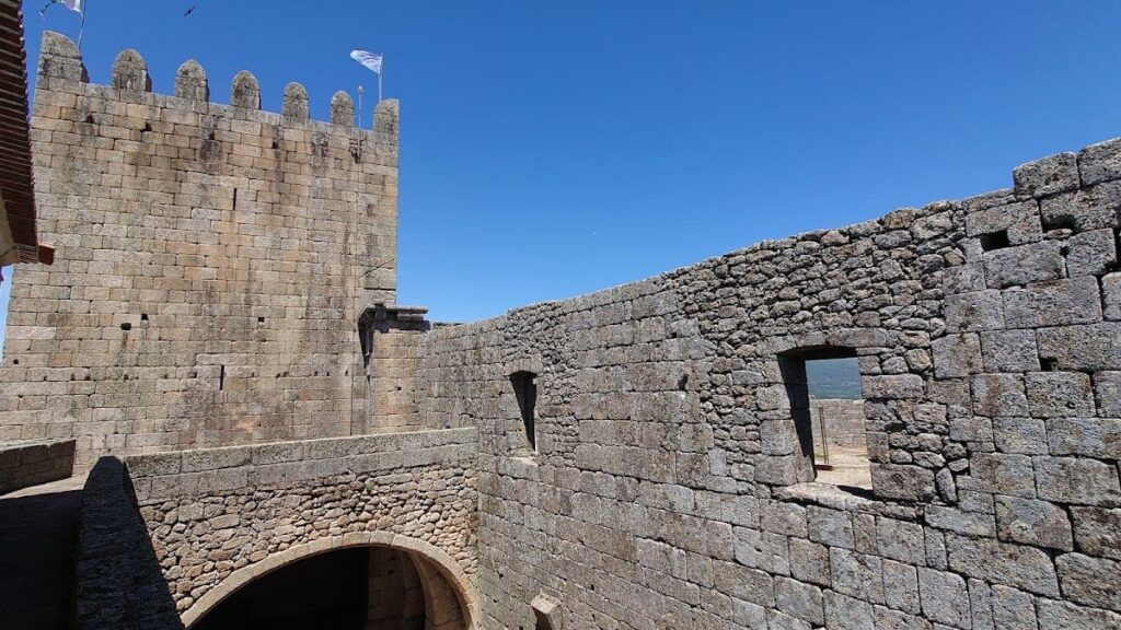 Castle of Belmonte: A Medieval Fortress and Seigneurial Residence 2 Castle of Belmonte