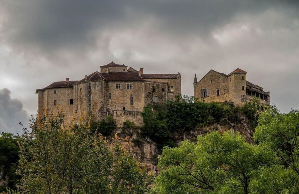 Castle of Bruniquel: A Historic Fortress in Southern France 7 Castle of Bruniquel