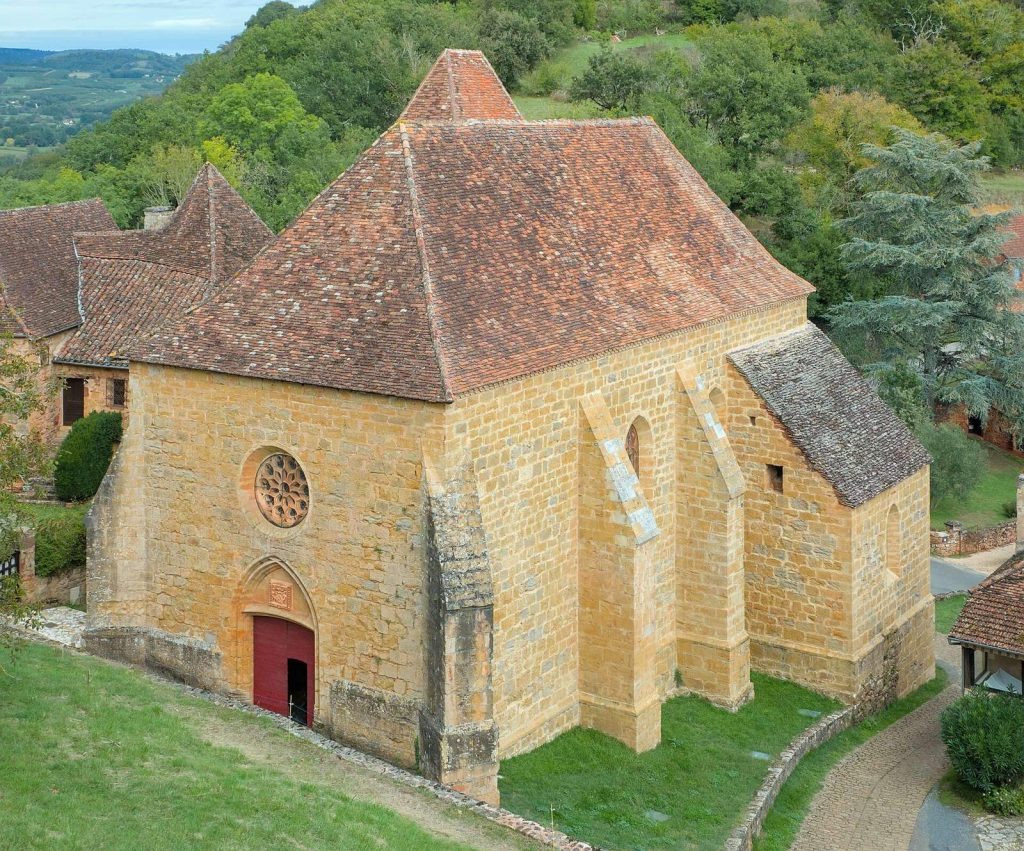 Castle of Castelnau-Bretenoux: A Medieval Fortress and Noble Residence in France 4 Castle of Castelnau-Bretenoux