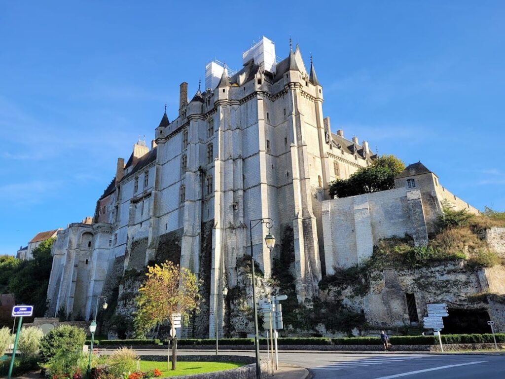 Castle of Châteaudun: Medieval Fortress and Aristocratic Residence 3 Castle of Chateaudun