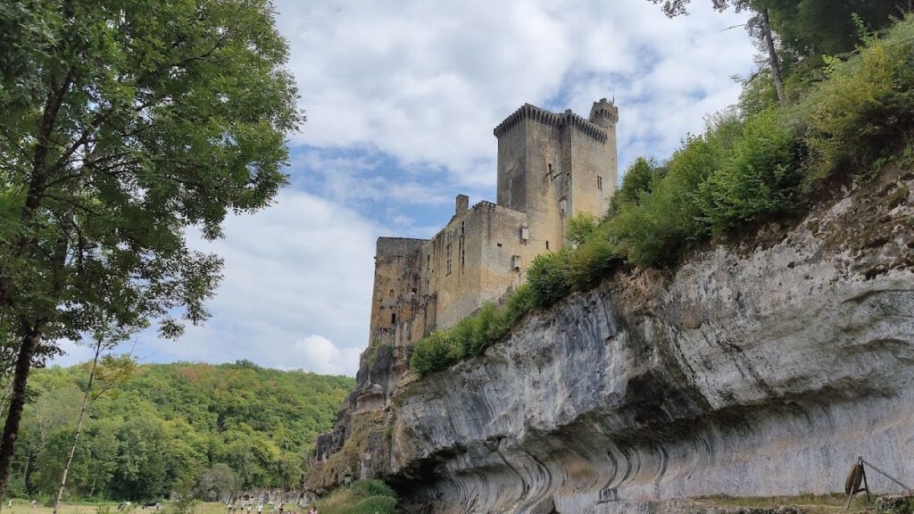 Castle of Commarque: A Medieval Fortified Settlement in France 3 Castle of Commarque
