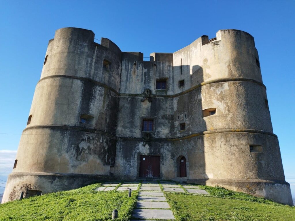 Castle of Evoramonte: A Fortified Renaissance Palace in Portugal 1 Castle of Evoramonte