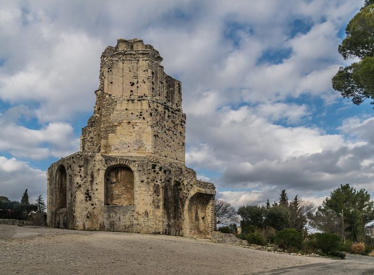 Tour Magne: A Gallo-Roman Fortification Tower in Nîmes