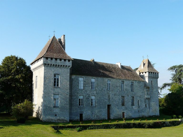 Castle of Gageac: A Medieval Fortress and Noble Residence in France