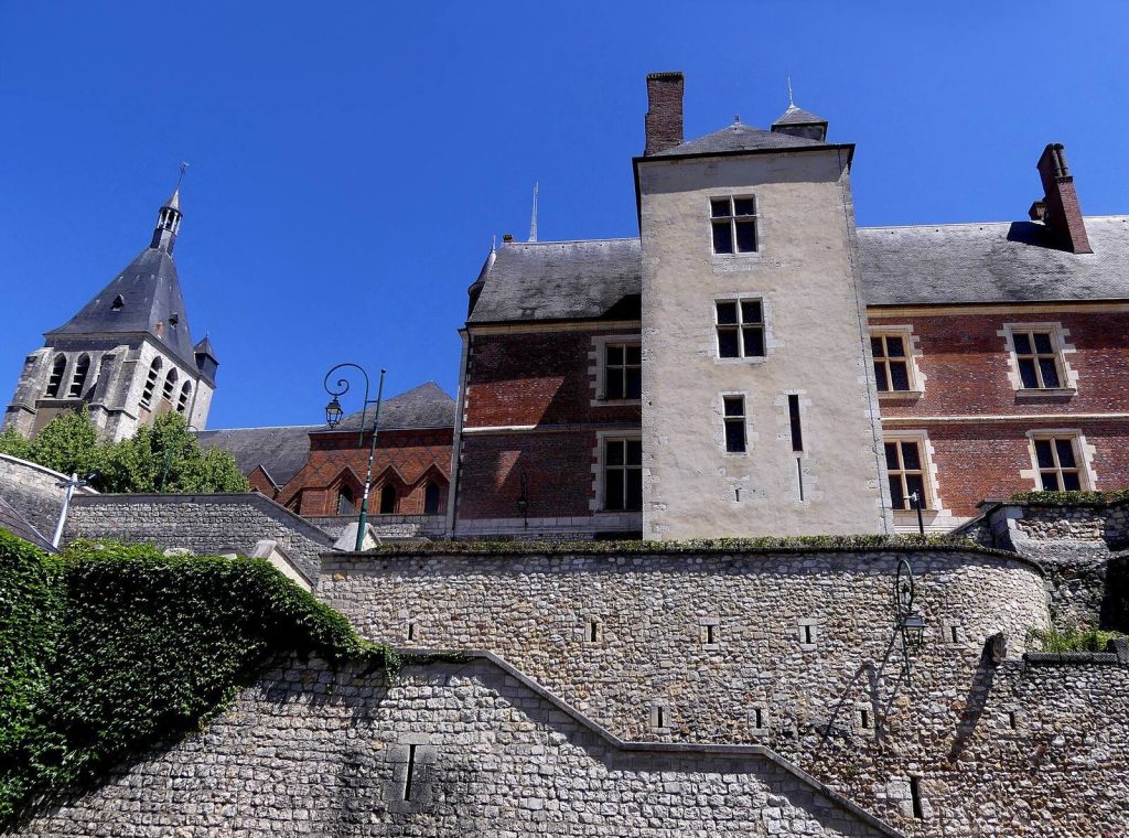 Castle of Gien: A French Renaissance Hunting Residence in France 1 Castle of Gien