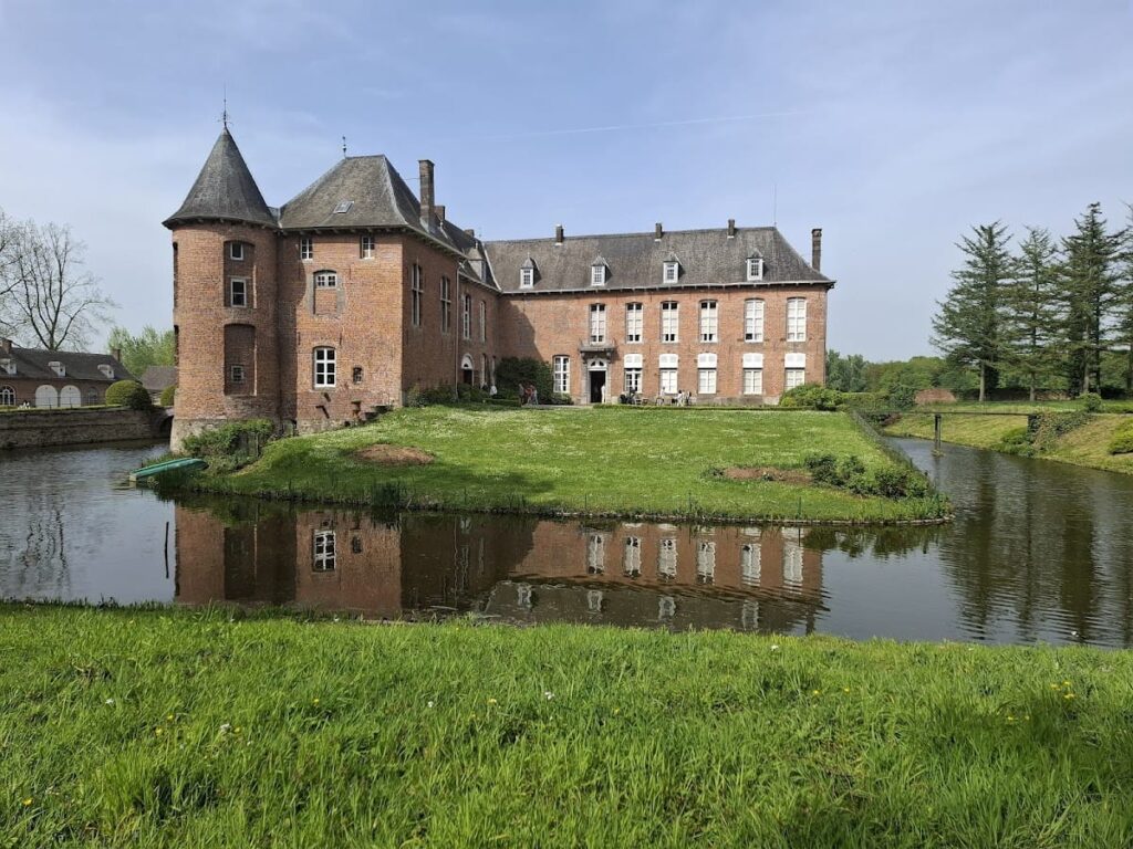 Castle of l'Estriverie: A Historic Estate in Lessines, Belgium 6 Castle of l'Estriverie