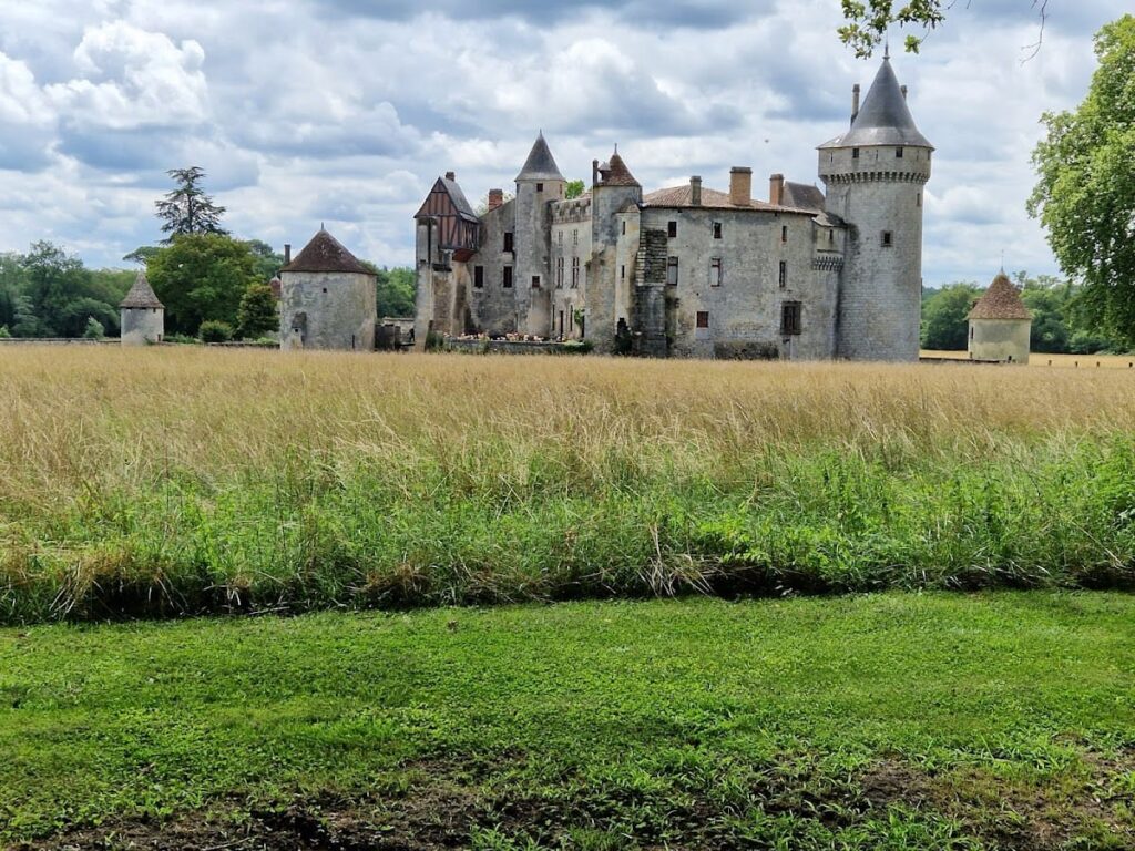 Castle of La Brède: A Gothic Feudal Castle in France 3 Castle of la Brede