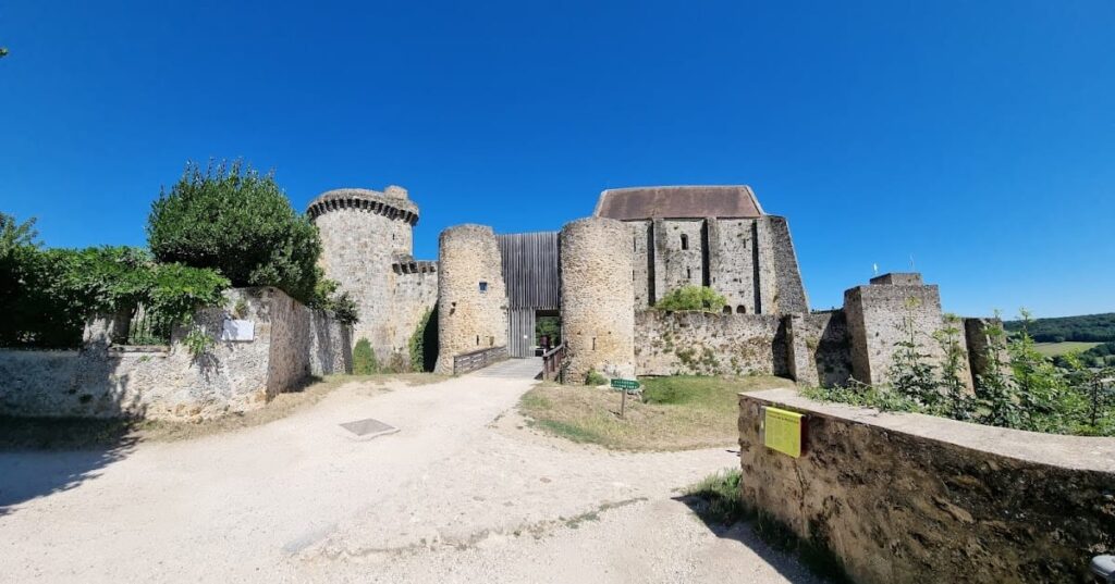 Castle of La Madeleine: A Medieval Fortress in Chevreuse, France 1 Castle of La Madeleine
