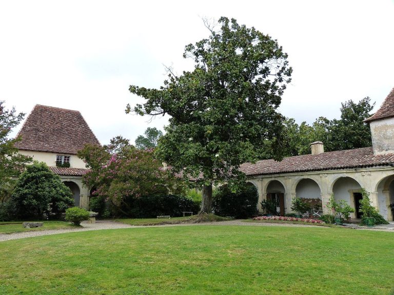 Château de Gaujacq: A Seventeenth-Century Residence in France