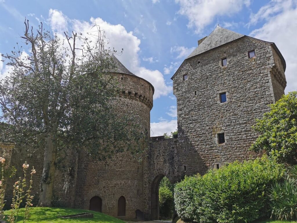 Castle of Lassay: A Historic Fortress in France 8 Castle of Lassay
