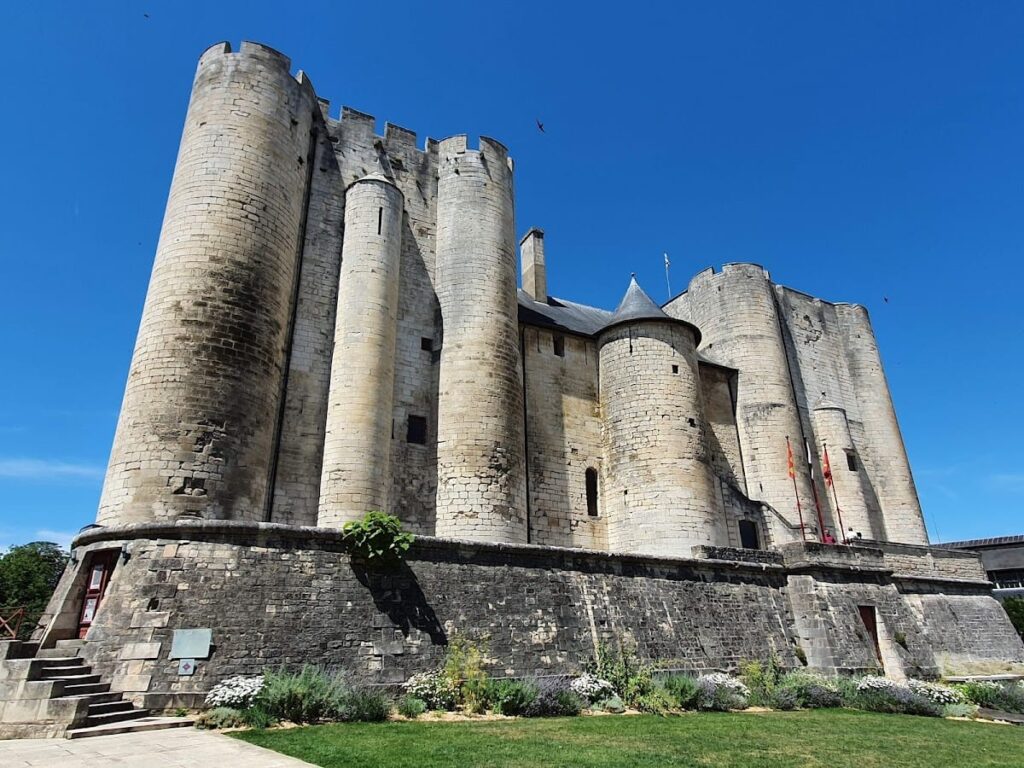 Castle of Niort: A Medieval Fortress in Western France 7 Castle of Niort