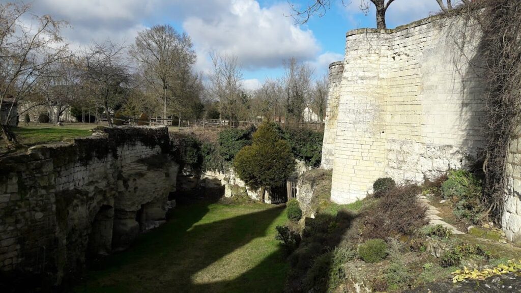 Castle of Ranton: A Fourteenth-Century Fortress in France 3 Castle of Ranton