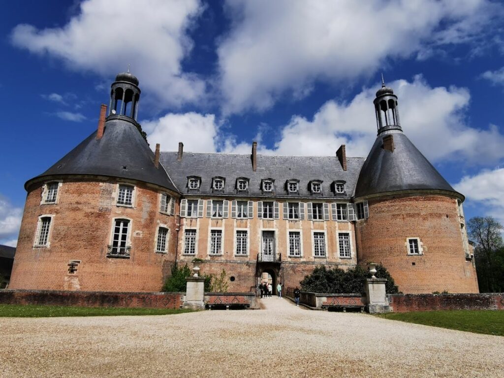 Castle of Saint-Fargeau: A Fortified Residence and Historic Château in France 2 Castle of Saint-Fargeau