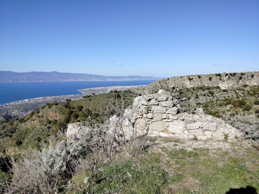 Castle of Sant'Aniceto: A Byzantine Fortified Settlement in Calabria 4 Castle of Sant'Aniceto
