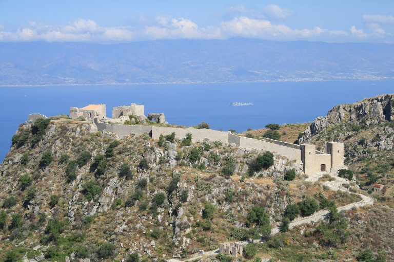 Castle of Sant’Aniceto: A Byzantine Fortified Settlement in Calabria