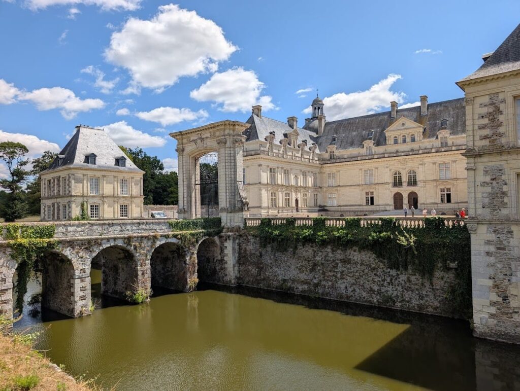 Castle of Serrant: A Renaissance Residence Built from a Medieval Fortress 3 Castle of Serrant