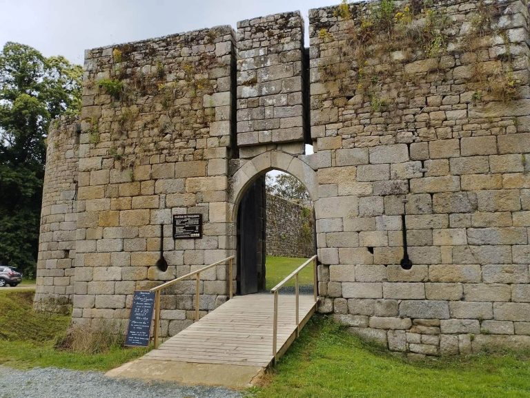 Castle of Tonquédec: A Medieval Fortress in France