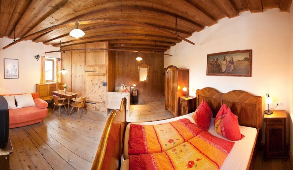 Castle Saalhof: A Historic Residence in Maishofen, Austria 2 Castle Saalhof