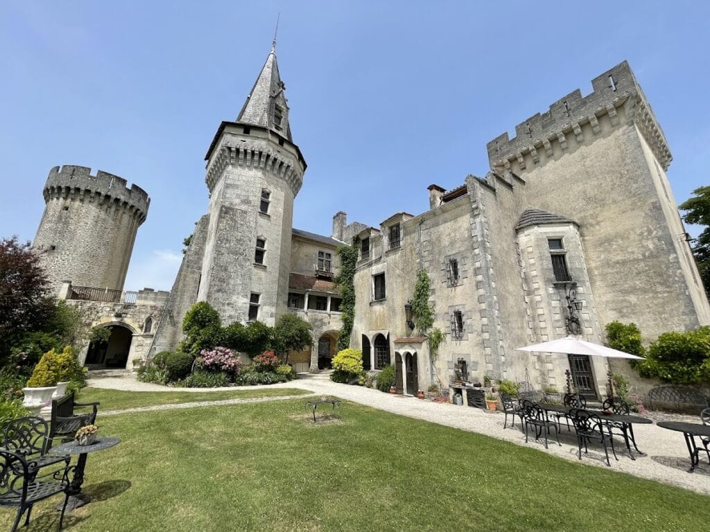 Château de Marouatte: A Medieval Castle in Dordogne, France 7 Chateau Marouatte