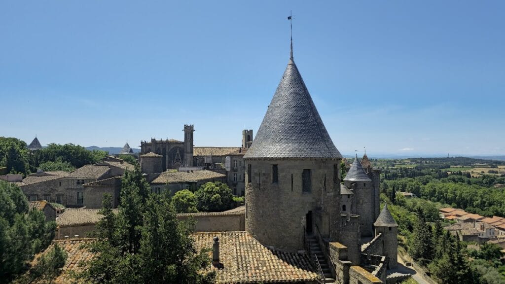 Citadel of Carcassonne: A Medieval Fortified Complex in France 1 Citadel of Carcassonne