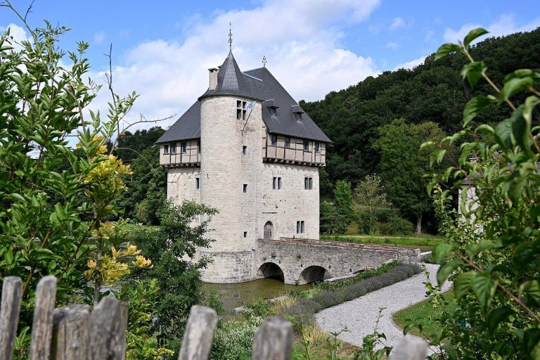 Crupet Castle: A Medieval Moated Donjon and Fortified Farmhouse