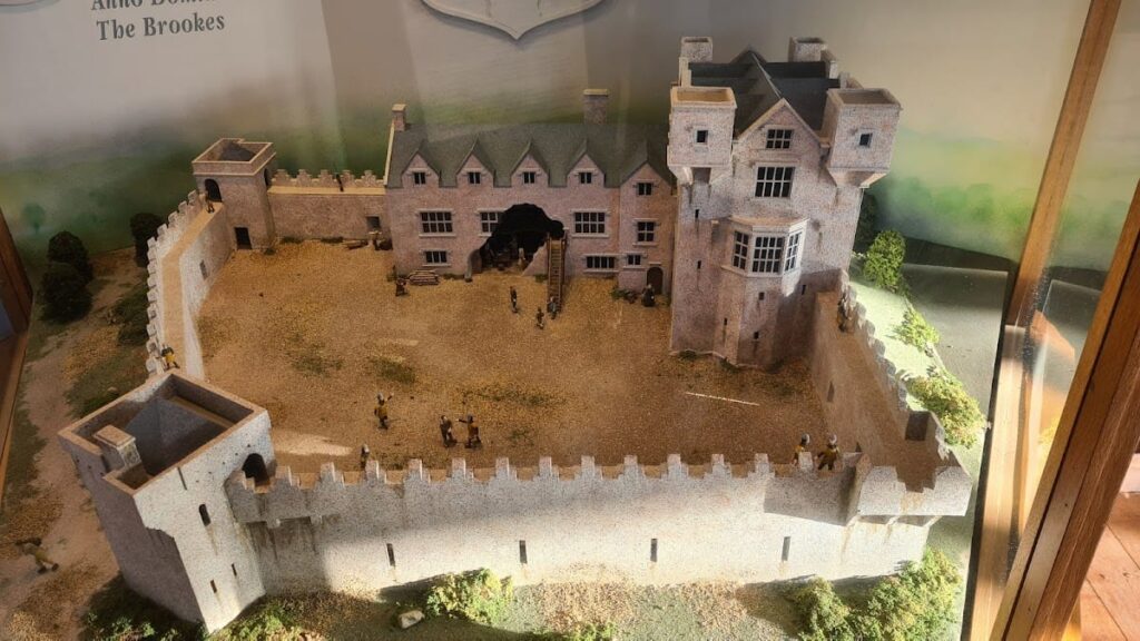 Donegal Castle: O’Donnell Stronghold and Historic Museum in Ireland 3 Donegal Castle