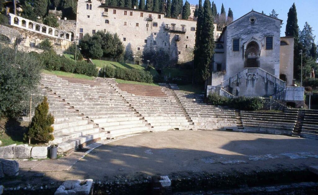 Museo Archeologico al Teatro Romano Verona: Archaeological Museum and Roman Theatre Complex 1 Museo Archeologico al Teatro Romano Verona
