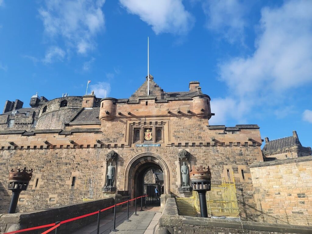 Edinburgh Castle: Royal Fortress and Military Stronghold 2 Edinburgh Castle