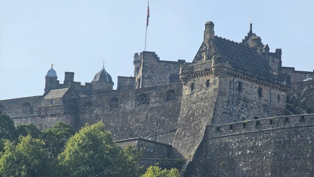 Edinburgh Castle: Royal Fortress and Military Stronghold 3 Edinburgh Castle