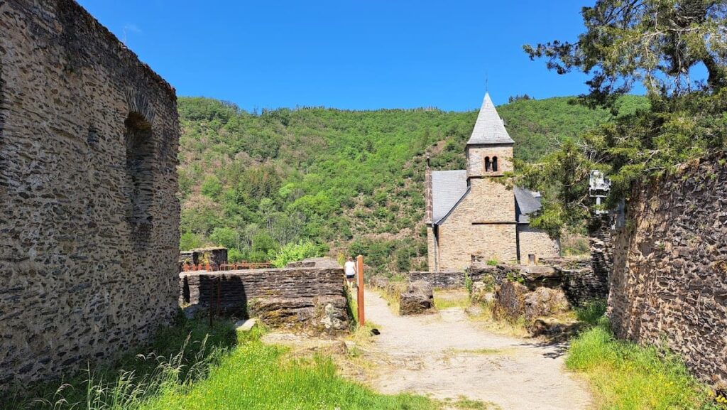 Esch-sur-Sûre Castle: A Medieval Fortified Complex in Luxembourg 4 Esch-sur-Sure Castle