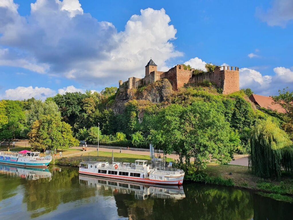 Giebichenstein Castle: A Medieval Archiepiscopal Stronghold in Germany 1 Giebichenstein Castle