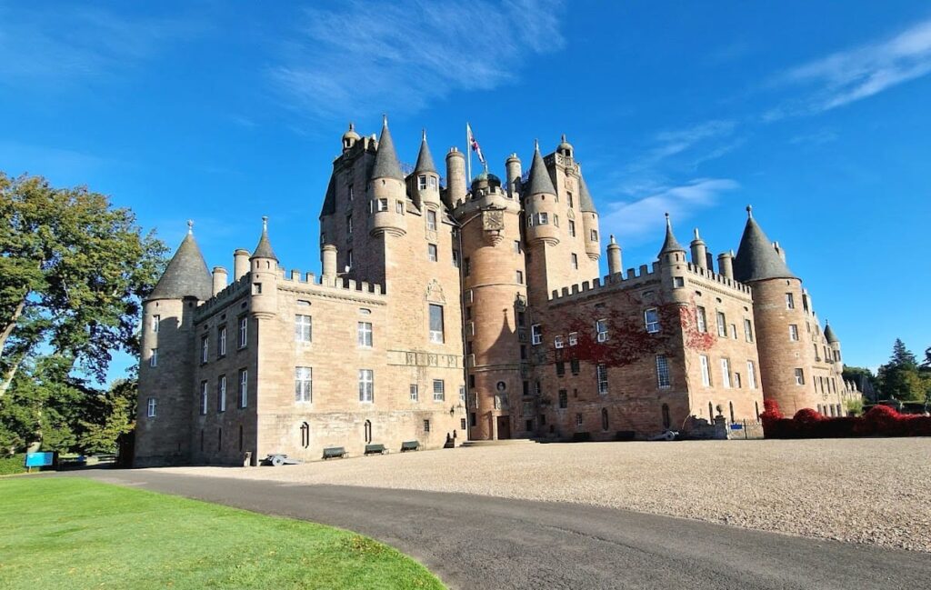 Glamis Castle: Historic Scottish Residence and Landmark 6 Glamis Castle