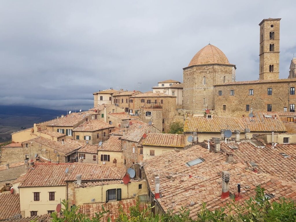 Roman Theatre Volterra: An Augustan Roman Performance Building in Italy 3 Roman Theatre Volterra