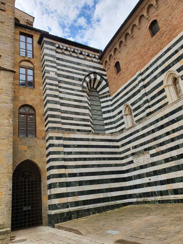 Roman Theatre Volterra: An Augustan Roman Performance Building in Italy 4 Roman Theatre Volterra