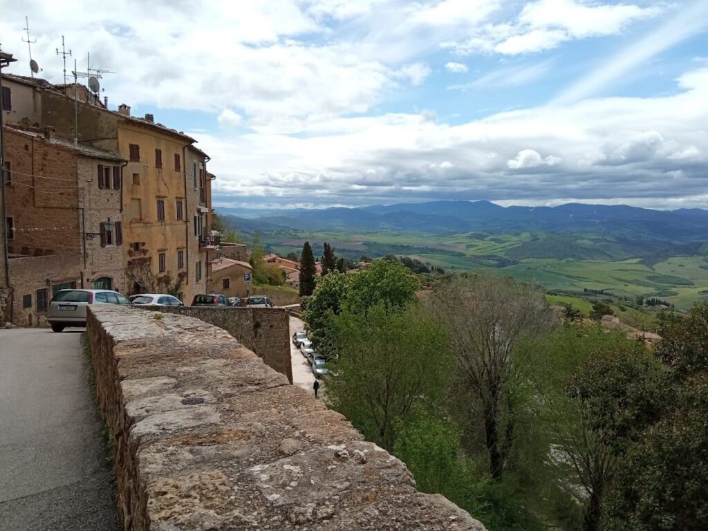 Roman Theatre Volterra: An Augustan Roman Performance Building in Italy 5 Roman Theatre Volterra