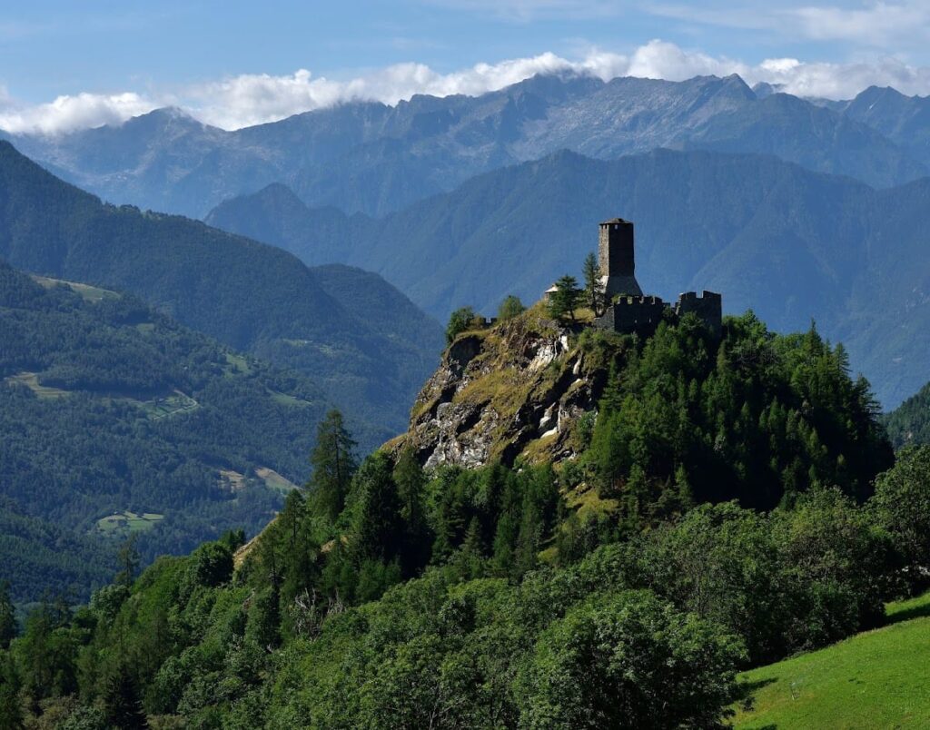 Graines Castle: A Medieval Fortress in Italy’s Aosta Valley 2 Graines Castle