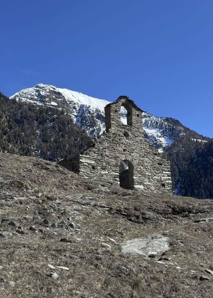 Graines Castle: A Medieval Fortress in Italy’s Aosta Valley