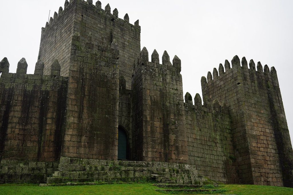 Guimarães Castle: A Medieval Fortress and Royal Residence in Portugal 3 Guimaraes Castle
