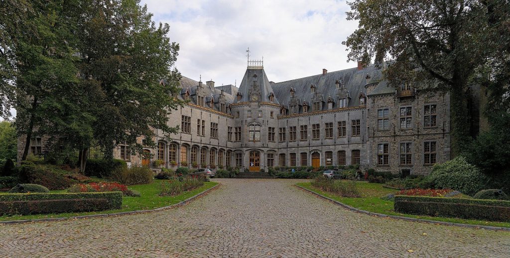 Ham-sur-Heure Castle: A Municipal Seat in Belgium 2 Ham-sur-Heure Castle