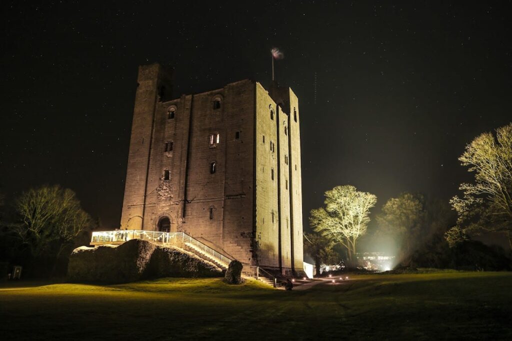 Hedingham Castle: A Norman Keep and De Vere Stronghold 3 Hedingham Castle
