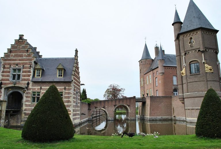 Heeswijk Castle: A Medieval Water Castle in the Netherlands