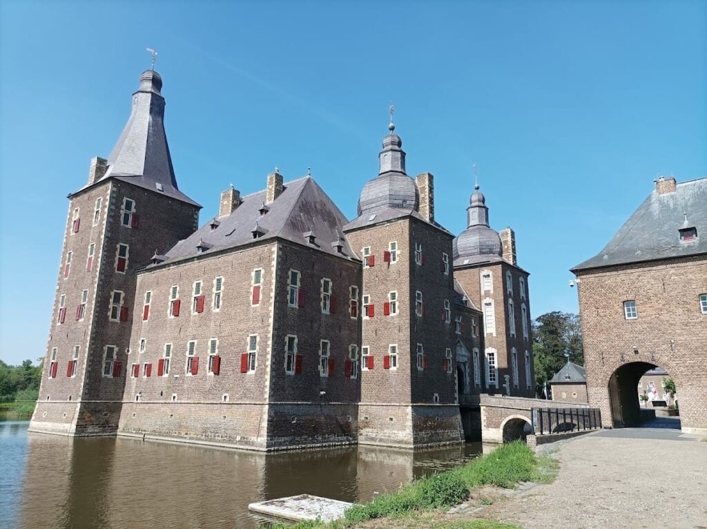 Hoensbroek Castle: A Historic Noble Residence in the Netherlands 7 Hoensbroek Castle