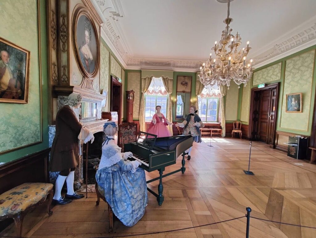 Hoensbroek Castle: A Historic Noble Residence in the Netherlands 10 Hoensbroek Castle