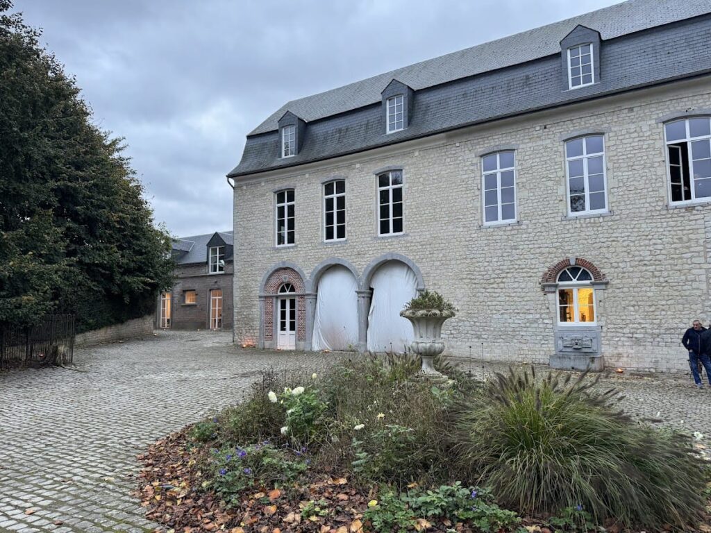 Houtain-le-Val Castle: A Medieval Noble Residence in Belgium 2 Houtain-le-Val Castle