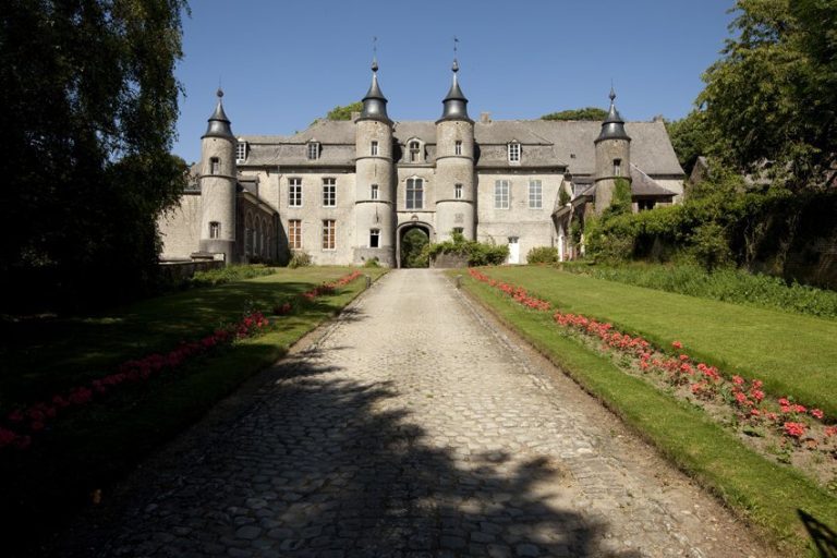 Houtain-le-Val Castle: A Medieval Noble Residence in Belgium